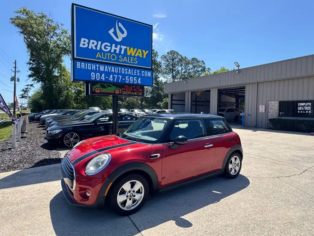 2018 MINI Cooper Base's photo