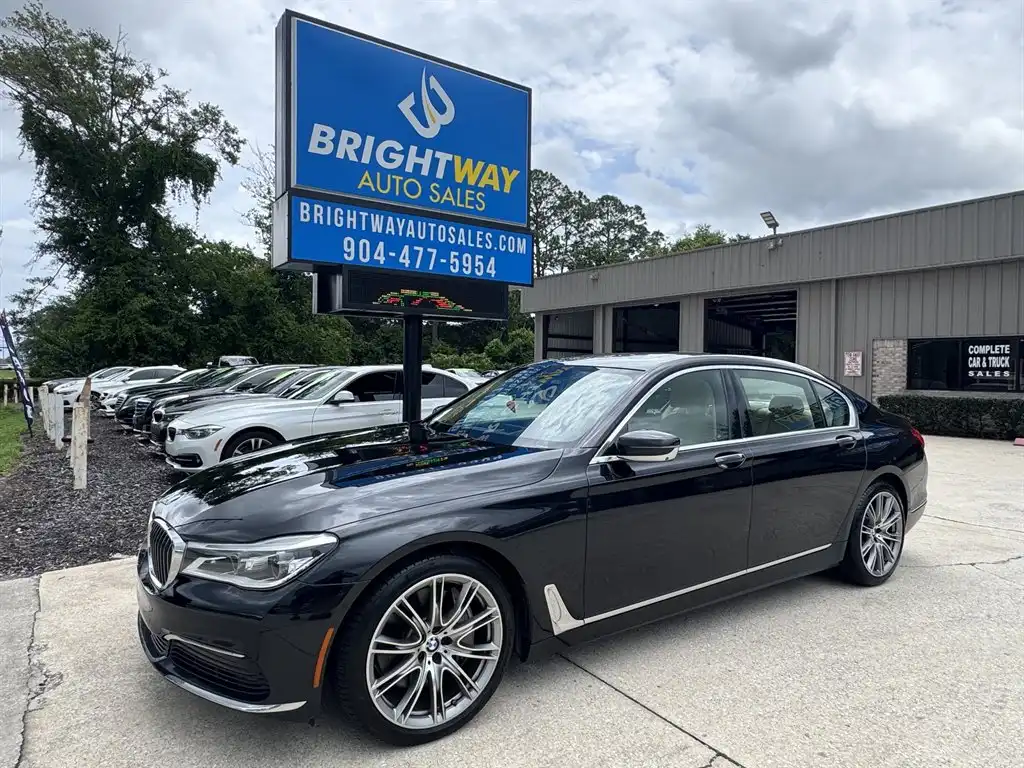 2019 BMW 7 Series 750i's photo