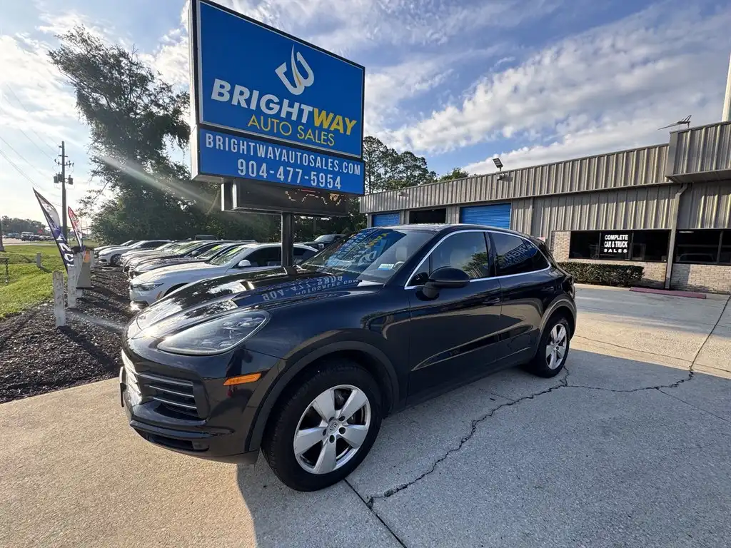 2019 Porsche Cayenne Base's photo
