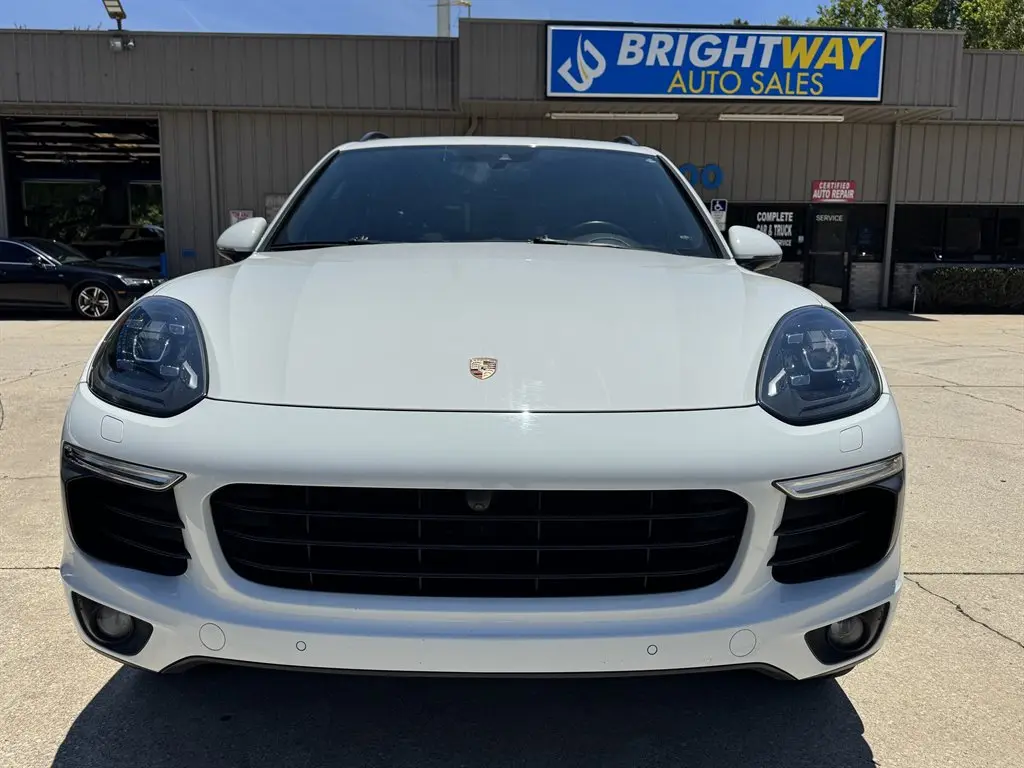 2017 Porsche Cayenne Platinum Edition photo 3