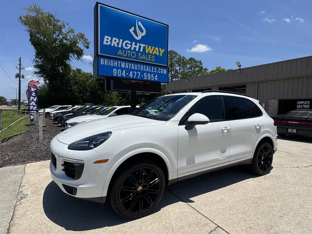 2017 Porsche Cayenne Platinum Edition photo 1