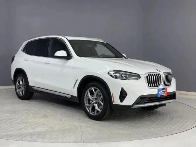 2023 BMW X3 sDrive30i's photo