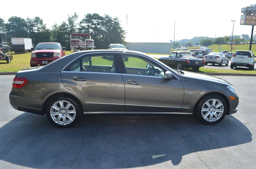 2012 Mercedes-Benz E-Class E350 Luxury photo 4