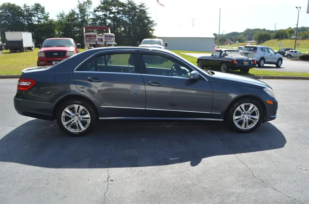 2010 Mercedes-Benz E-Class E350 Luxury 4MATIC photo 5