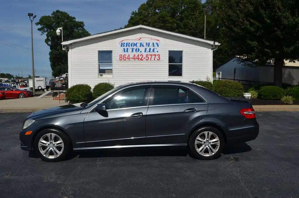 2010 Mercedes-Benz E-Class E350 Luxury 4MATIC's photo