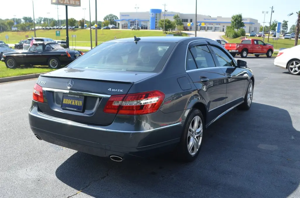 2010 Mercedes-Benz E-Class E350 Luxury 4MATIC photo 4