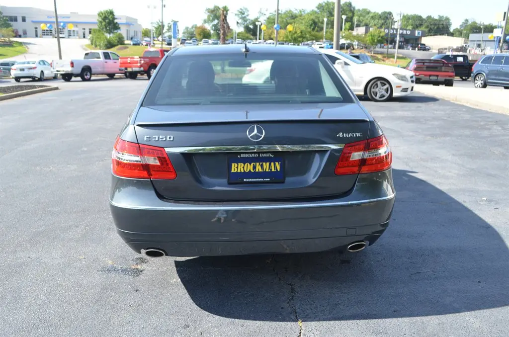 2010 Mercedes-Benz E-Class E350 Luxury 4MATIC photo 3