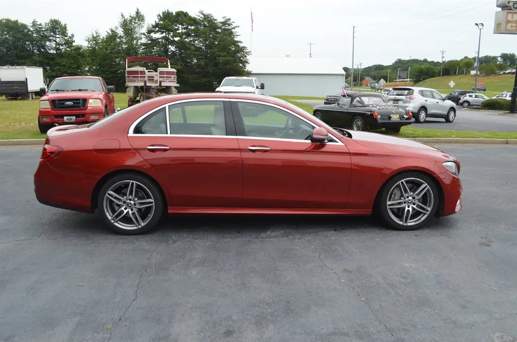 2019 Mercedes-Benz E-Class E300 photo 5