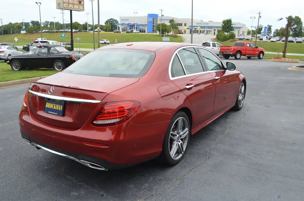 2019 Mercedes-Benz E-Class E300 photo 4