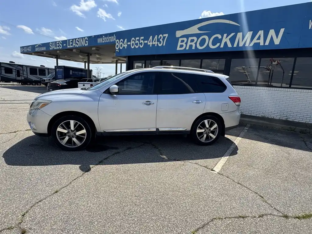 2014 Nissan Pathfinder Platinum 4WD's photo
