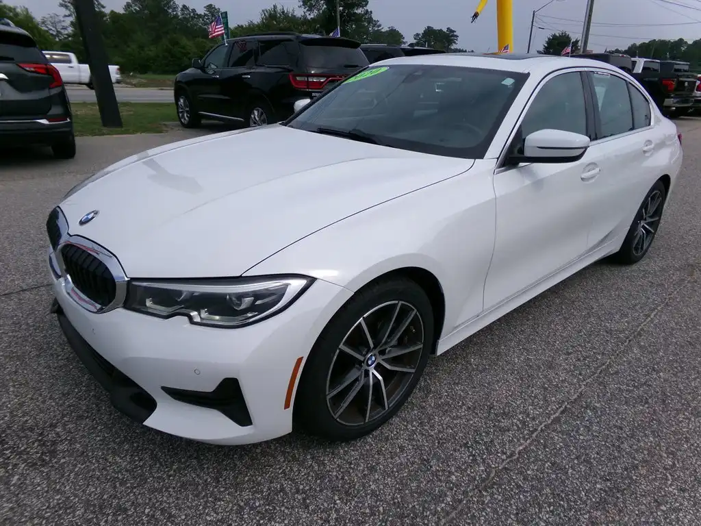 2020 BMW 3 Series 330i Sedan's photo