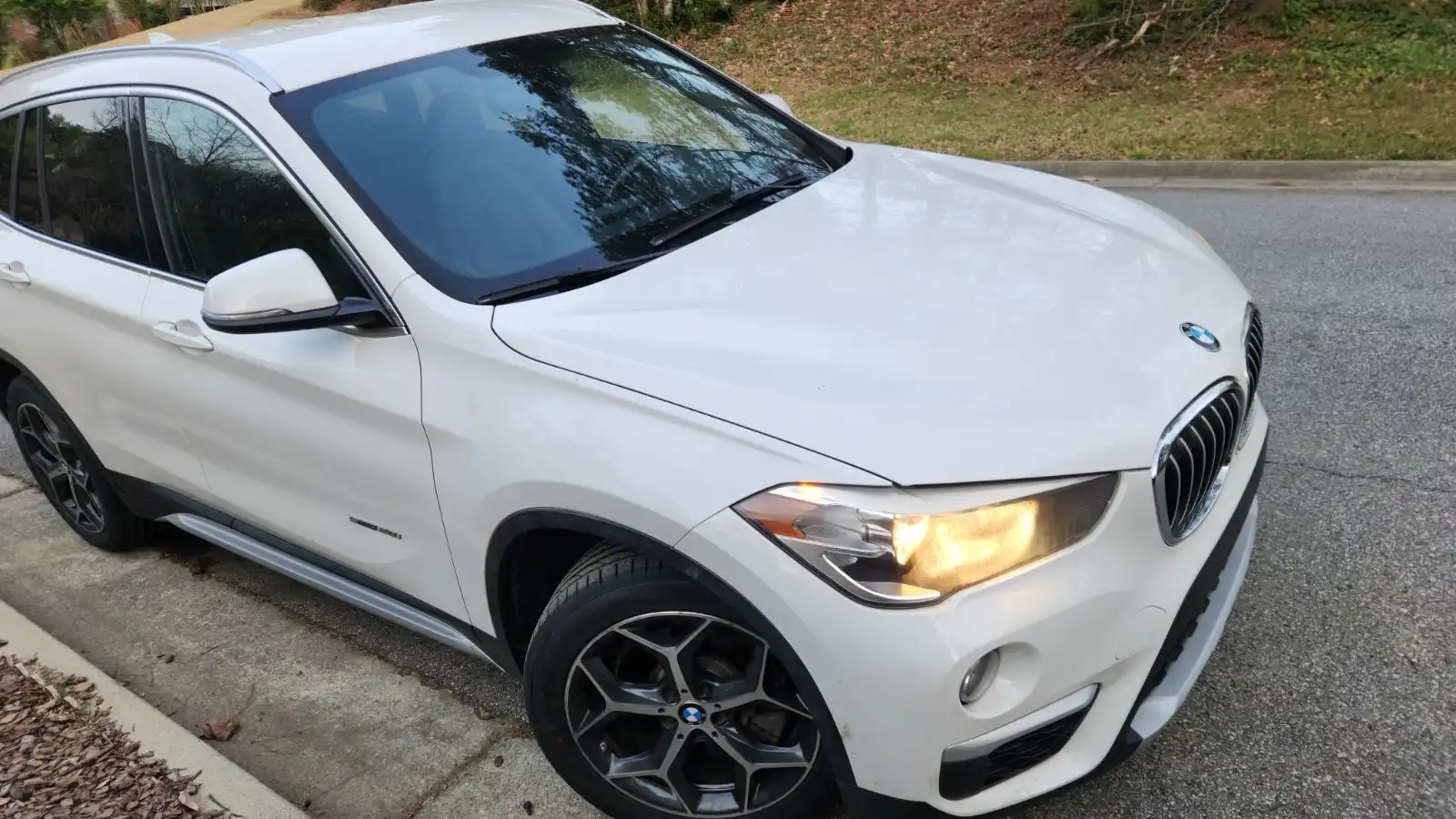 2017 BMW X1 sDrive28i's photo