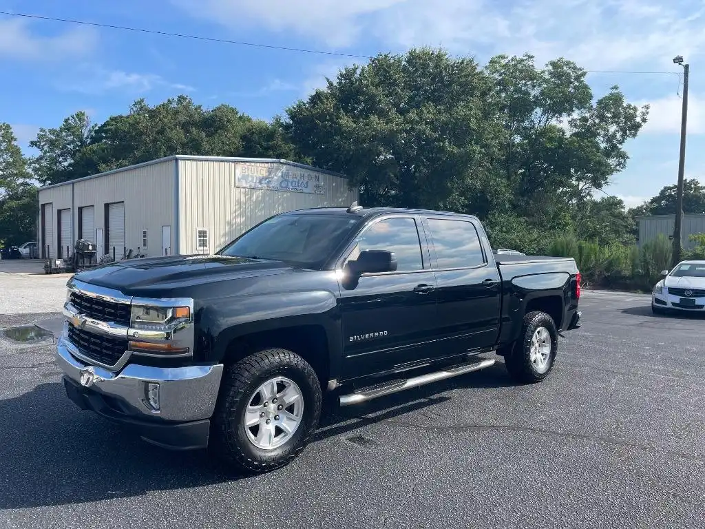 2017 Chevrolet Silverado 1500 LT Crew Cab Short Box's photo