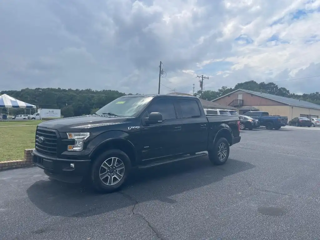 2015 Ford F-150 XLT 4x4 SuperCrew 145-in's photo