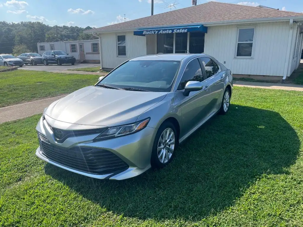 2020 Toyota Camry 2.5 Auto LE's photo