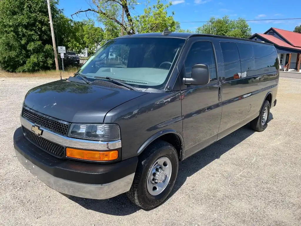 2016 Chevrolet Express LS 3500 Extended's photo