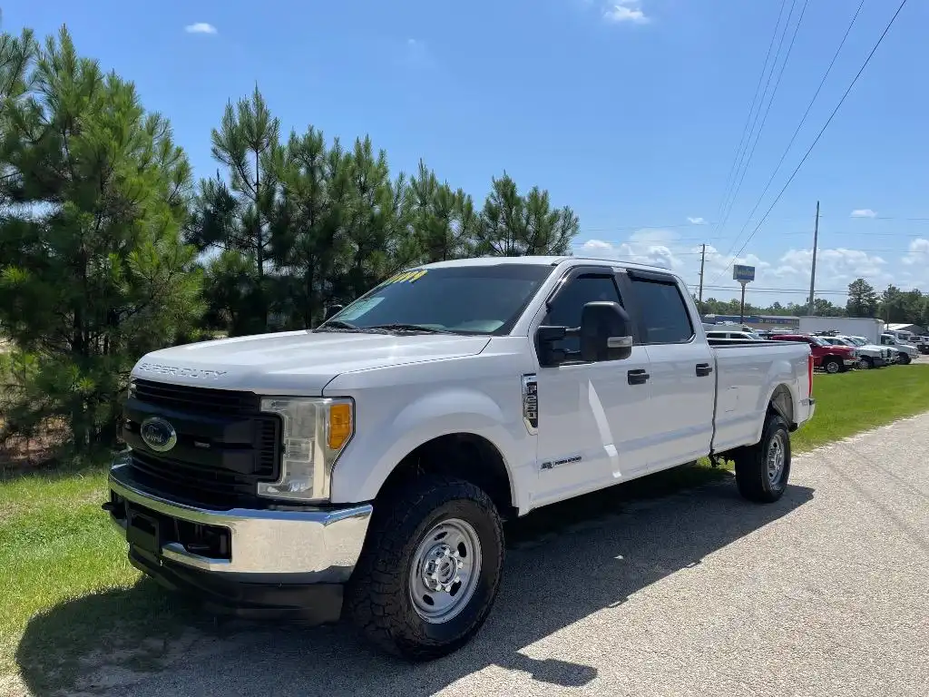 2017 Ford F-250 XL 4WD Crew Cab 8' Box's photo