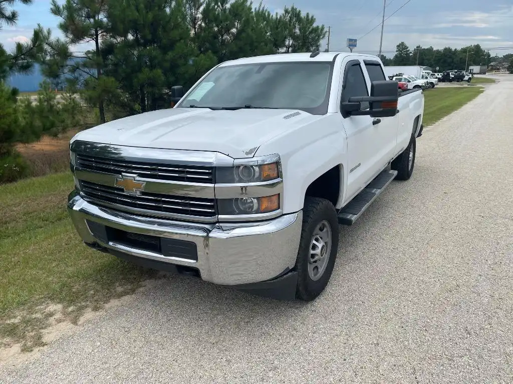 2016 Chevrolet Silverado HD Work Truck 4WD Crew Cab Standard Box's photo
