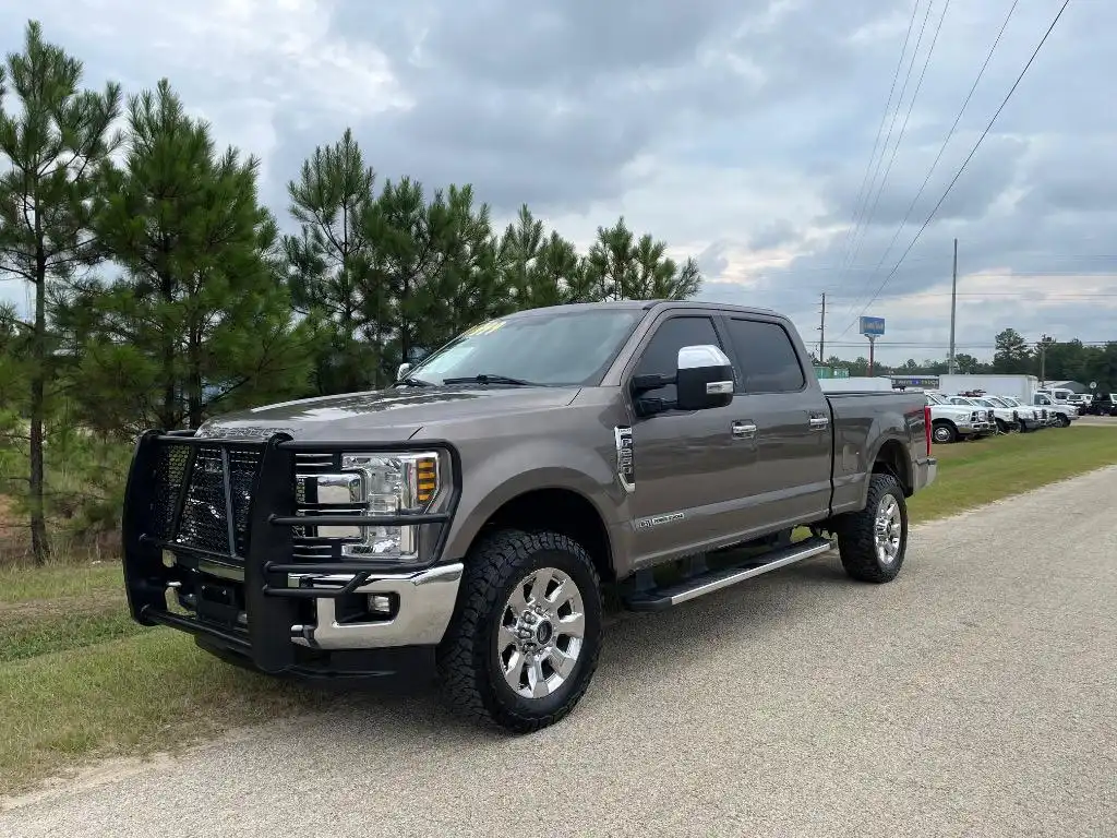 2019 Ford F-250 Lariat 4WD Crew Cab 8' Box's photo