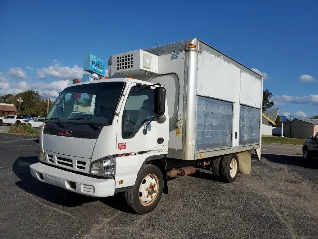 2007 GMC W-Series (Forward)'s photo