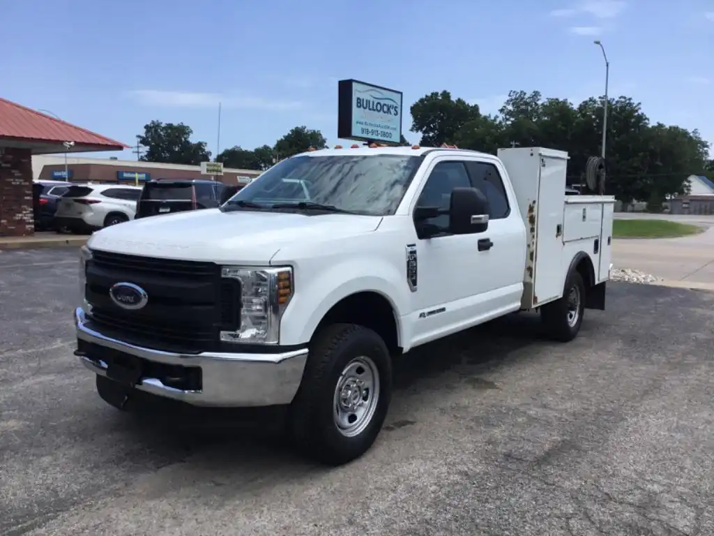 2018 Ford F-350 XL 4x4 SuperCab 168-In SRW's photo