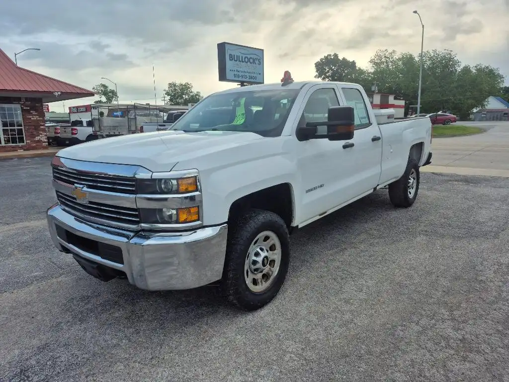 2017 Chevrolet Silverado HD Work Truck 4WD Double Cab Standard Box's photo