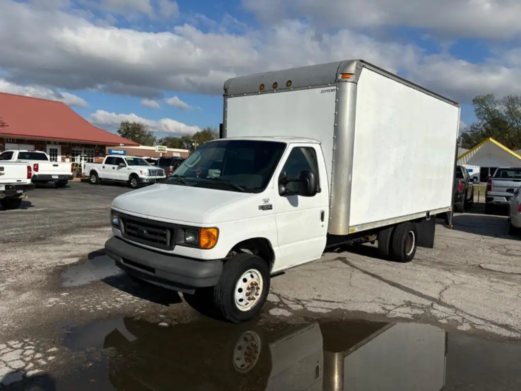 2004 Ford E-Series undefined photo 1