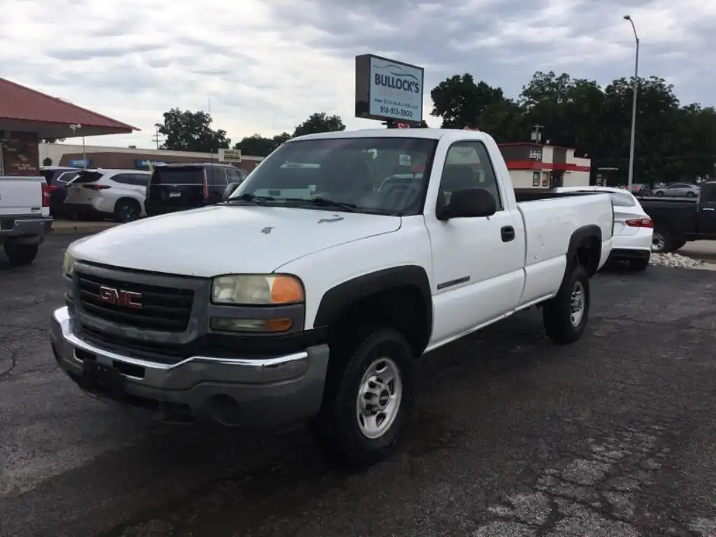 2007 GMC Sierra 2WD Regular Cab 8ft Work Truck's photo