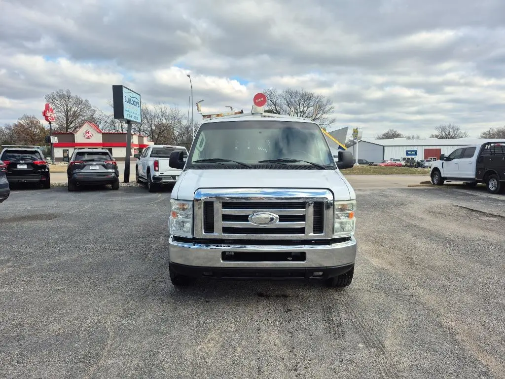 2014 Ford E-Series E-250 Van photo 4