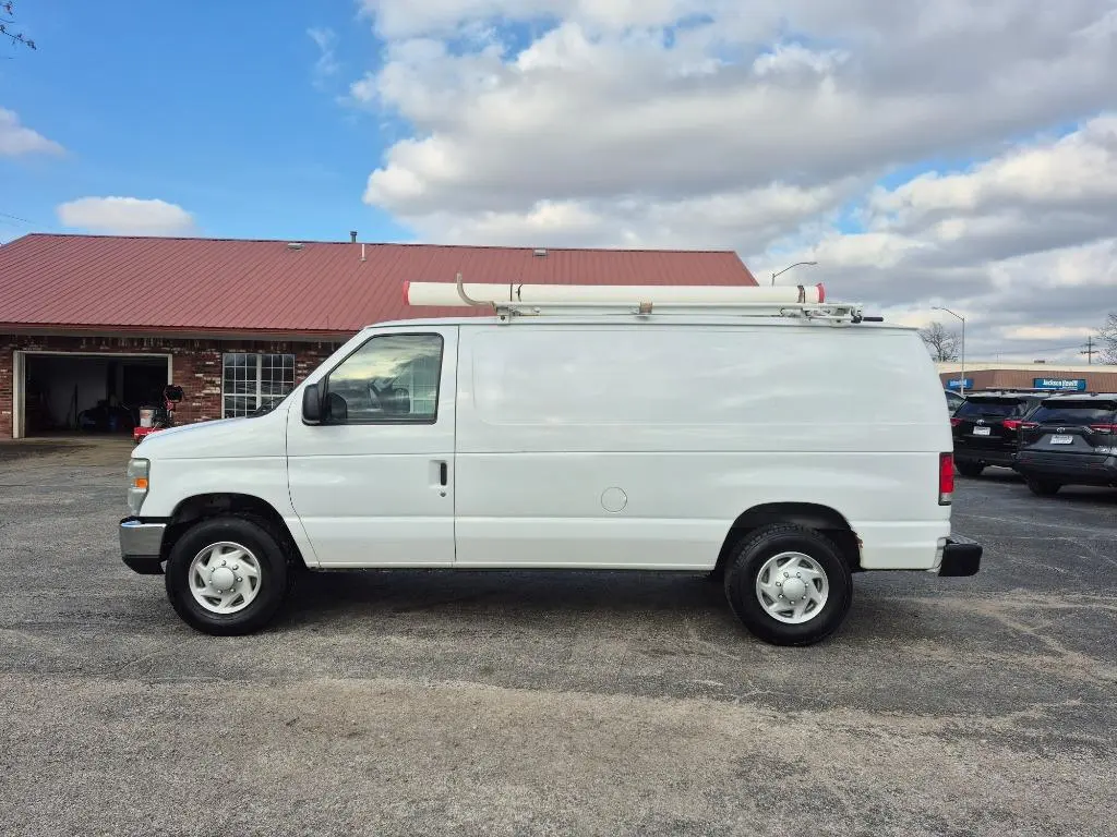 2014 Ford E-Series E-250 Van photo 5