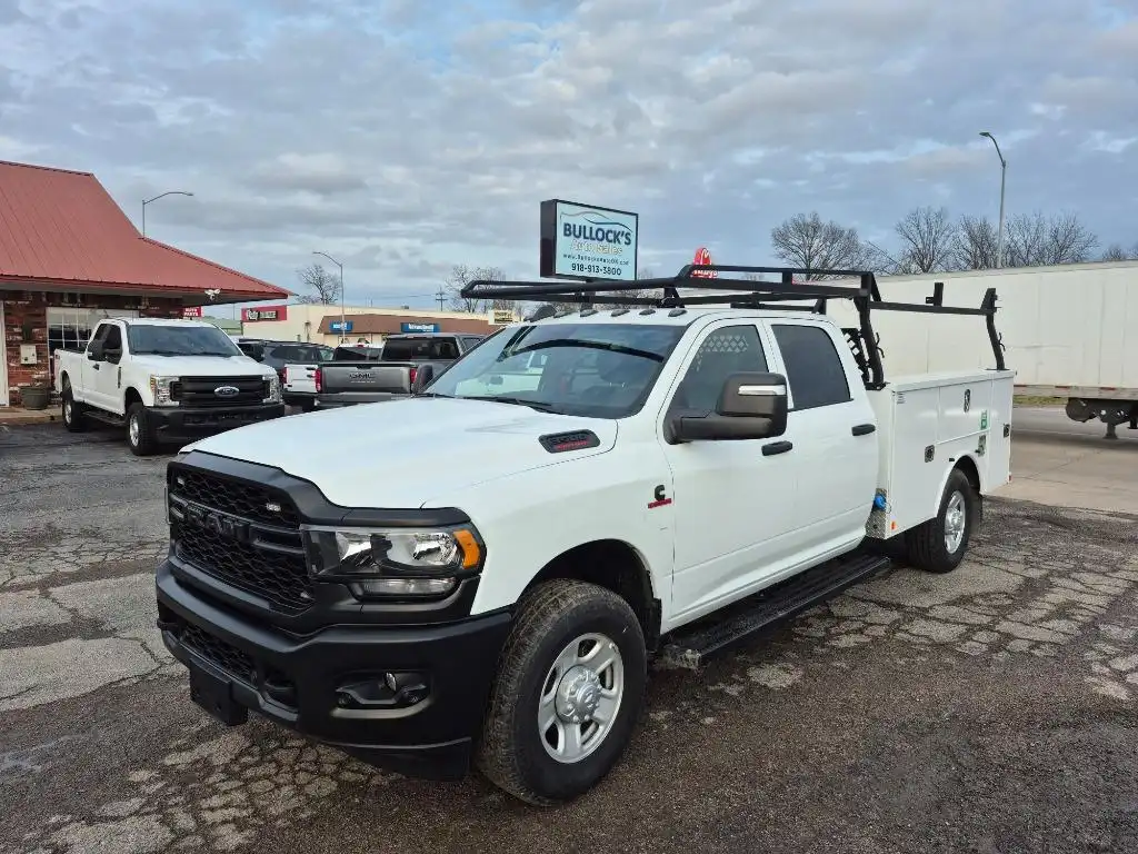 2024 RAM 3500 Tradesman 4X4 Crew Cab's photo