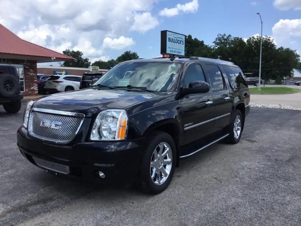2010 GMC Yukon Denali AWD's photo