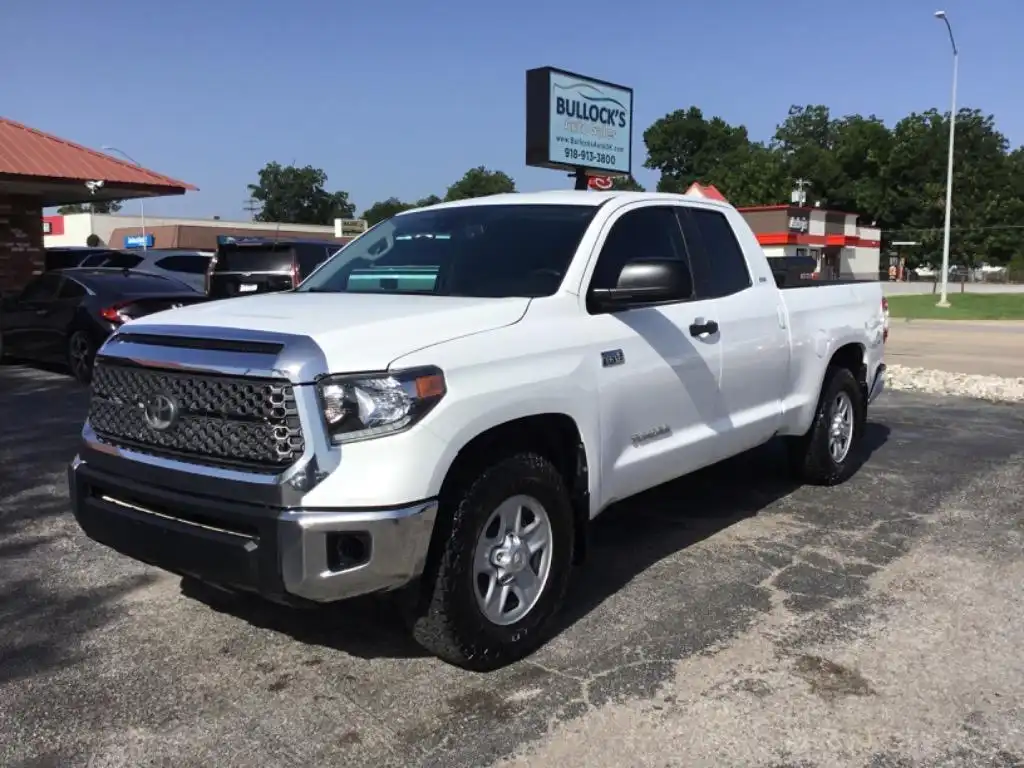 2018 Toyota Tundra SR5 5.7L 4WD FFV Double Cab Std Bed's photo