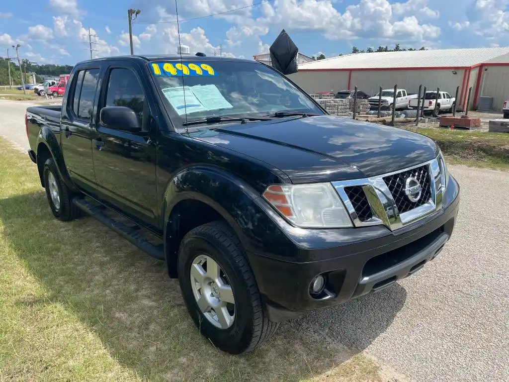 2015 Nissan Frontier 4.0 SV Crew Cab 4X4 AT SWB's photo