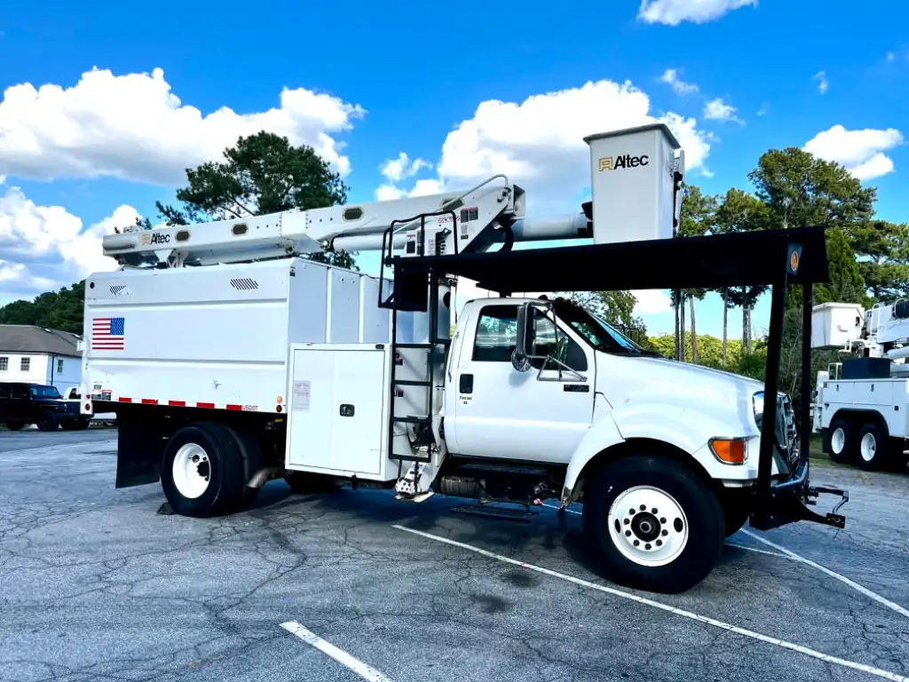2015 Ford F-750 750 61ft chipper dump's photo
