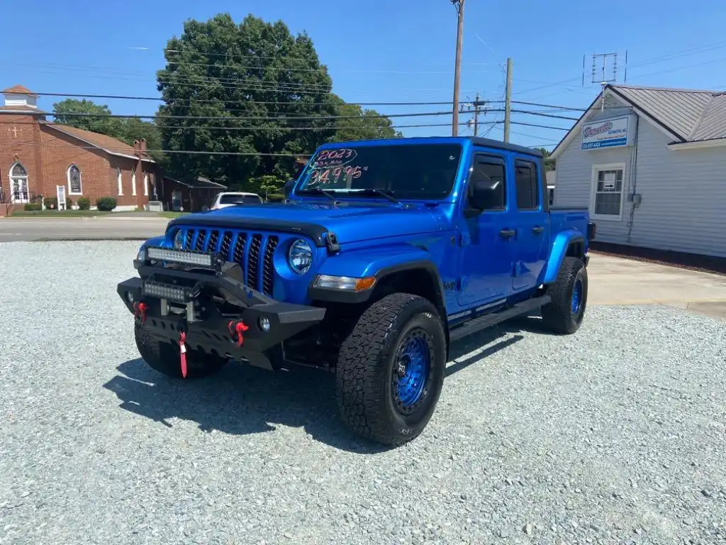 2023 Jeep Gladiator Sport S's photo