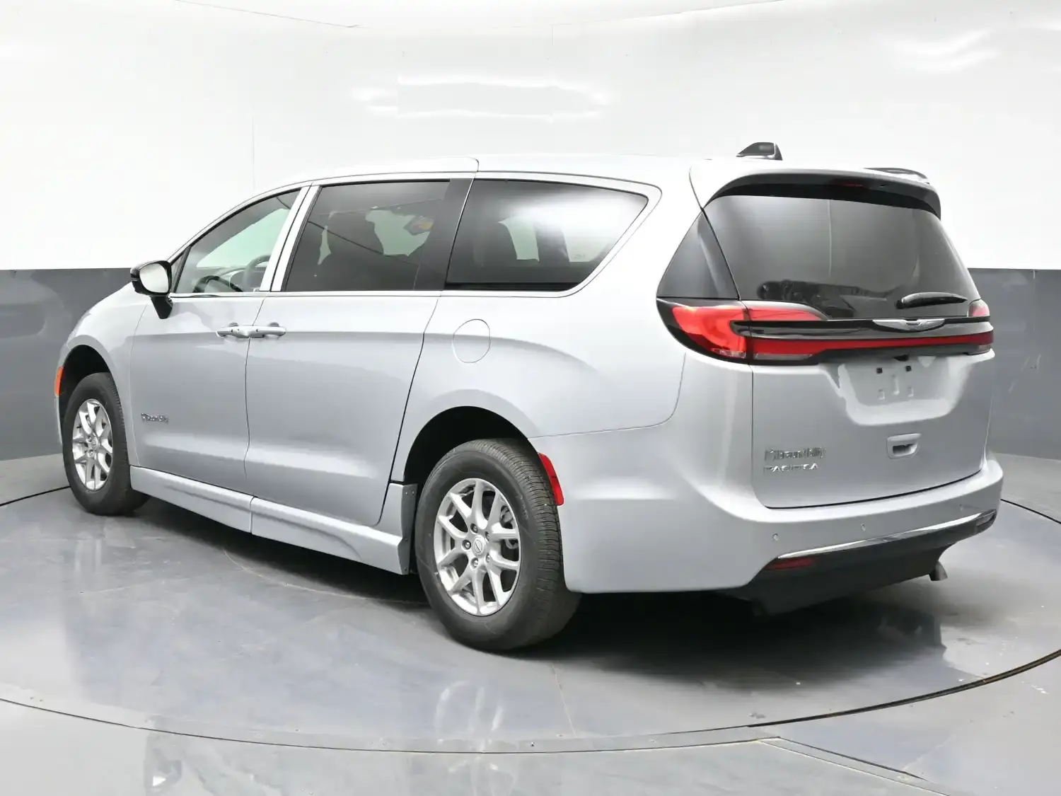 2026 Chrysler Pacifica Select photo 5