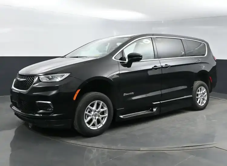 2025 Chrysler Pacifica Select photo 3
