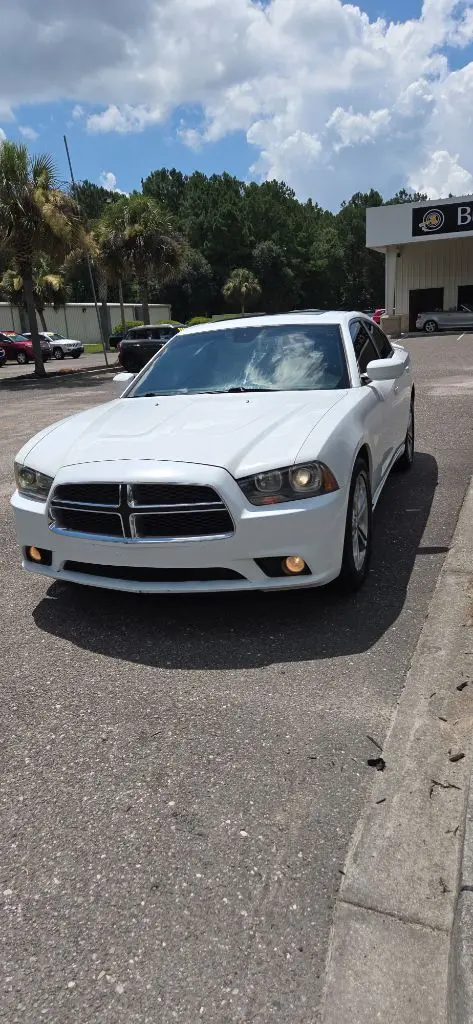 2013 Dodge Charger SXT AWD photo 3
