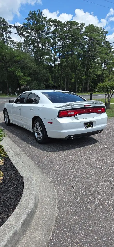 2013 Dodge Charger SXT AWD photo 4
