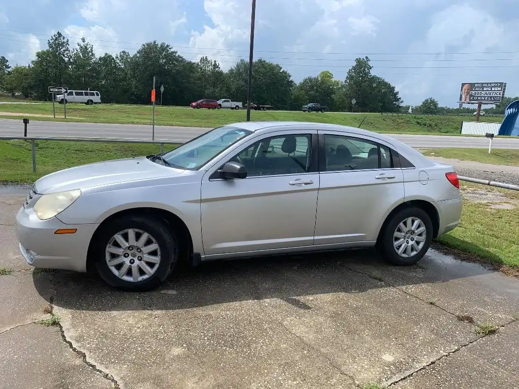 2010 Chrysler Sebring Touring's photo