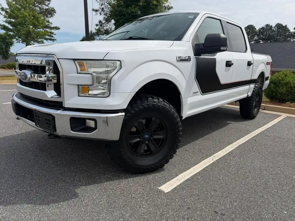 2015 Ford F-150 XLT 4x4 SuperCrew 145-in's photo