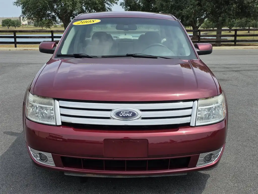 2008 Ford Taurus SEL's photo