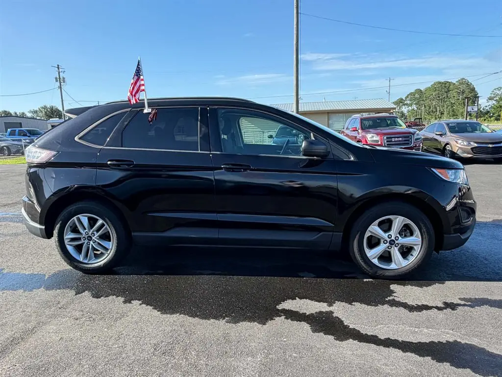 2017 Ford Edge SE photo 3