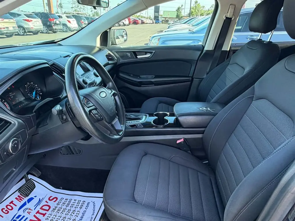 2017 Ford Edge SE photo 5