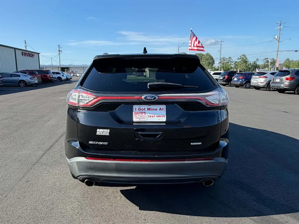 2017 Ford Edge SE photo 4