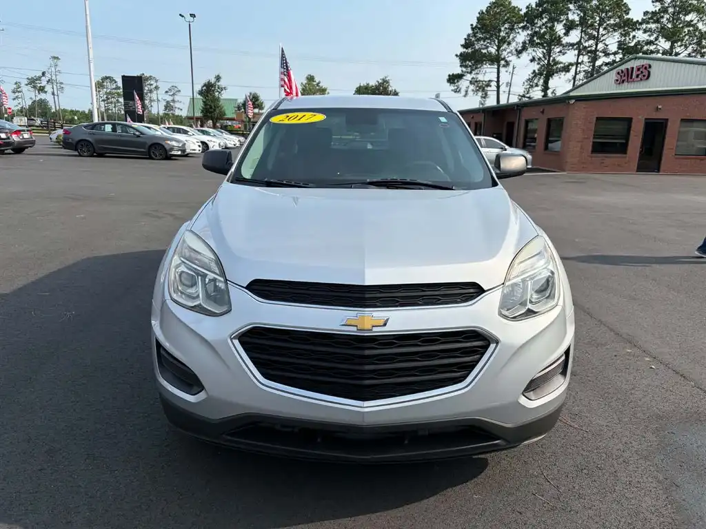 2017 Chevrolet Equinox LS's photo