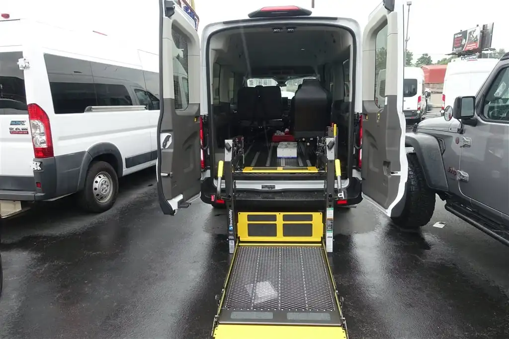 2026 Ford Transit 350 XL Med Roof Sliding Pass. 148's photo