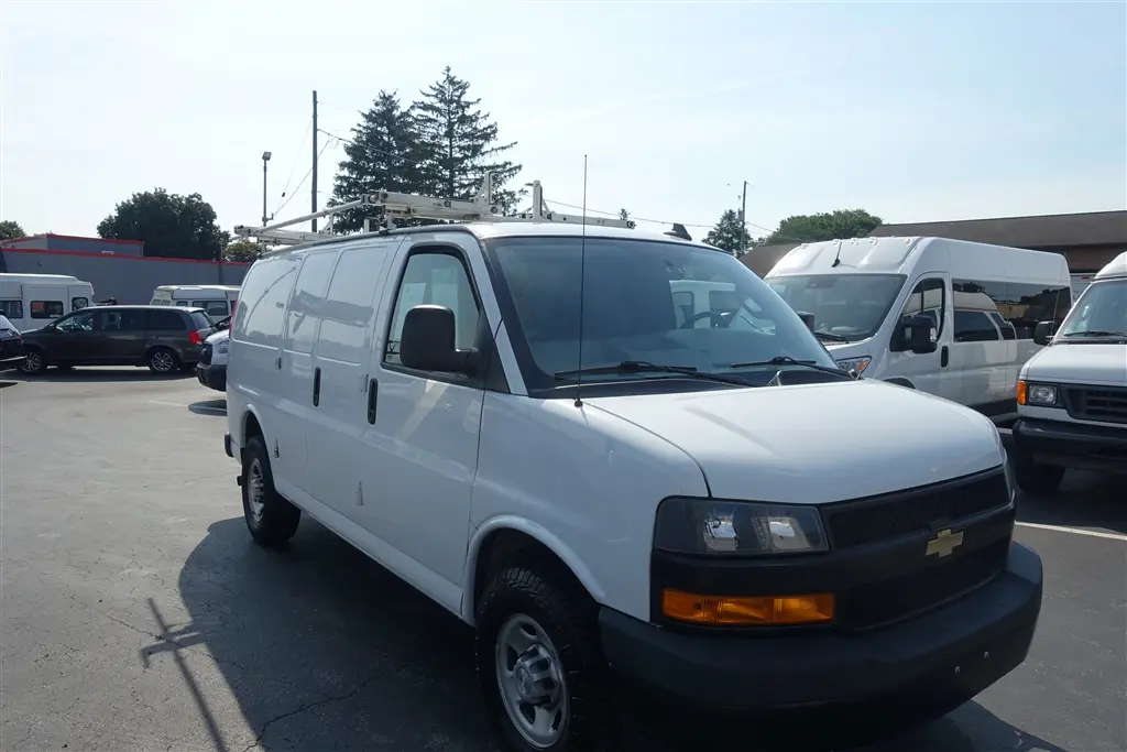 2019 Chevrolet Express 2500 Work Van HD photo 4