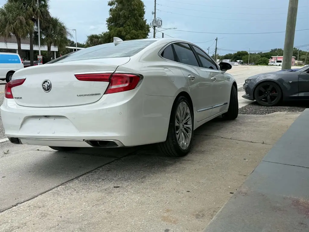 2017 Buick LaCrosse Essence photo 4